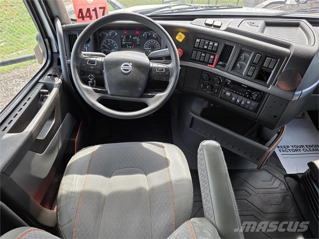 Volvo VNL64T760 Trækkere