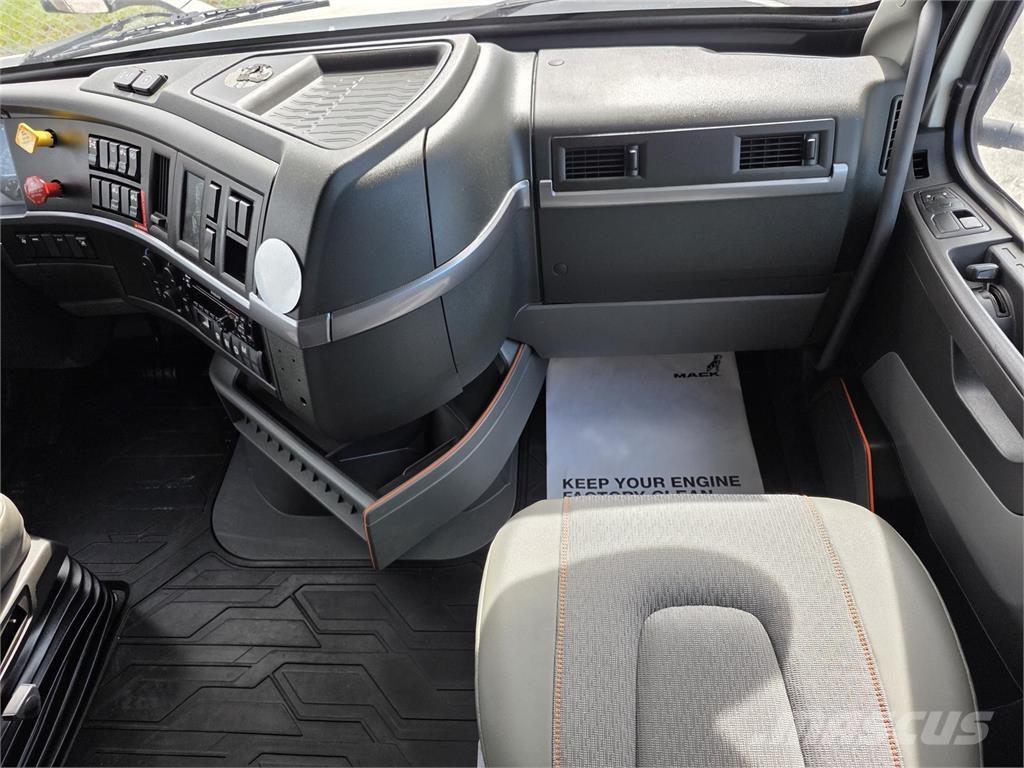 Volvo VNL64T760 Trækkere