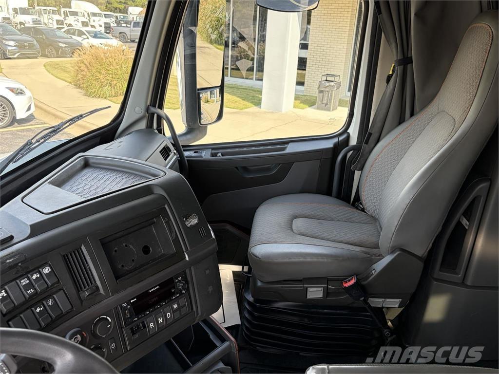 Volvo VNL64T760 Trækkere