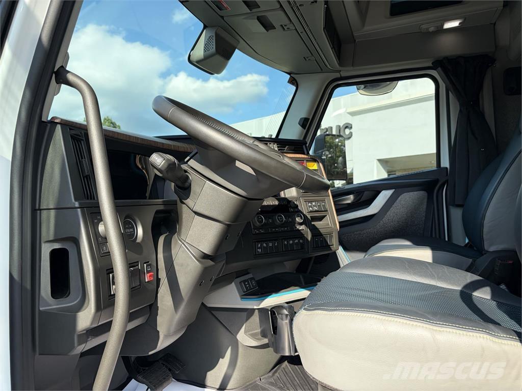 Volvo VNL64T860 Trækkere