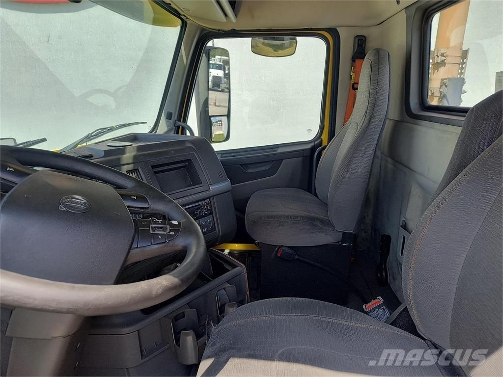 Volvo VNR64T Trækkere