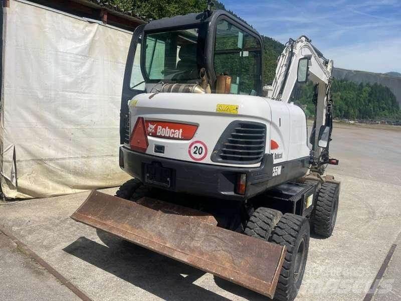 Bobcat E55W Gravemaskiner på hjul