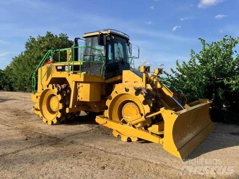 CAT 825H Affaldskompaktorer