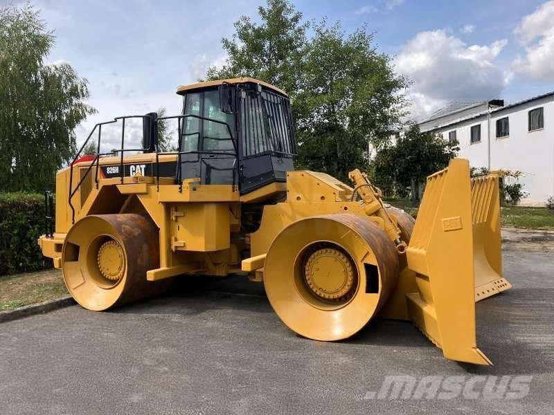 CAT 826H Jordvibrationstromler
