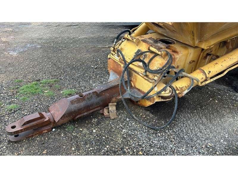 CAT D250B Anhænger med tip