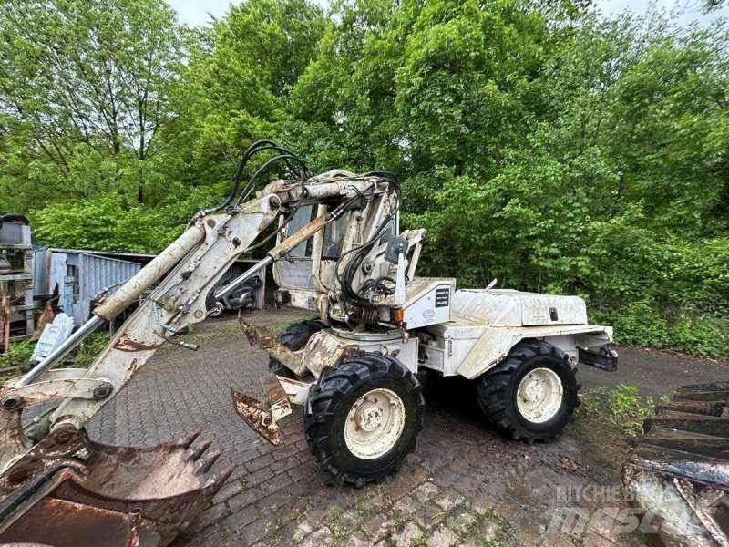 Mecalac 8CXI Gravemaskiner på hjul