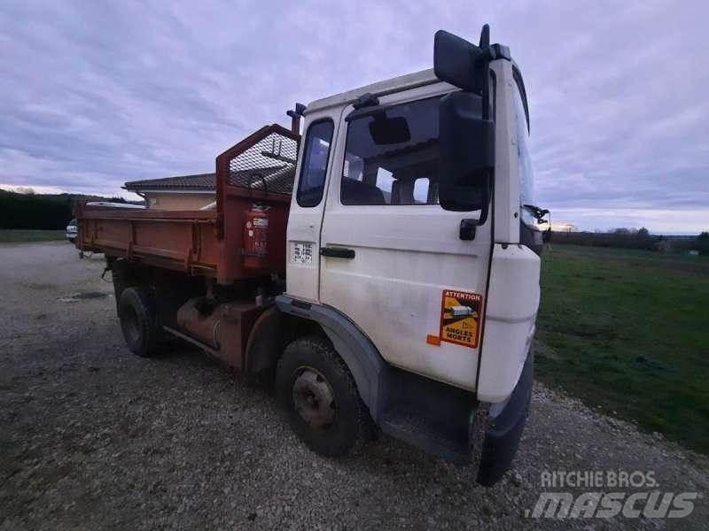 Renault 4X2 Lastbiler med tip