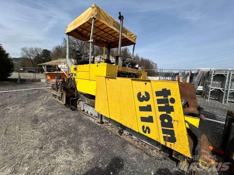 Titan 311S Asfaltudlæggere