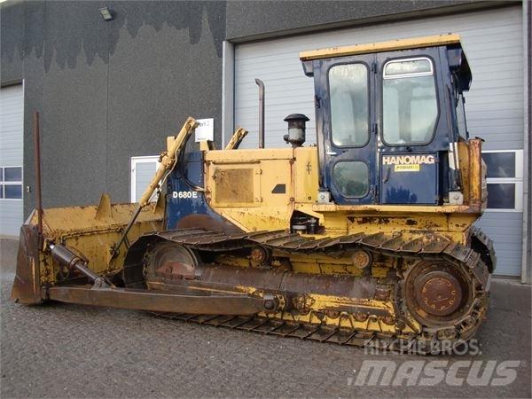 Hanomag D680E Bulldozer på larvebånd