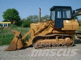 Komatsu D53S Larvebåndslæssere