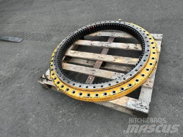 Liebherr A 922 Chassis og suspension