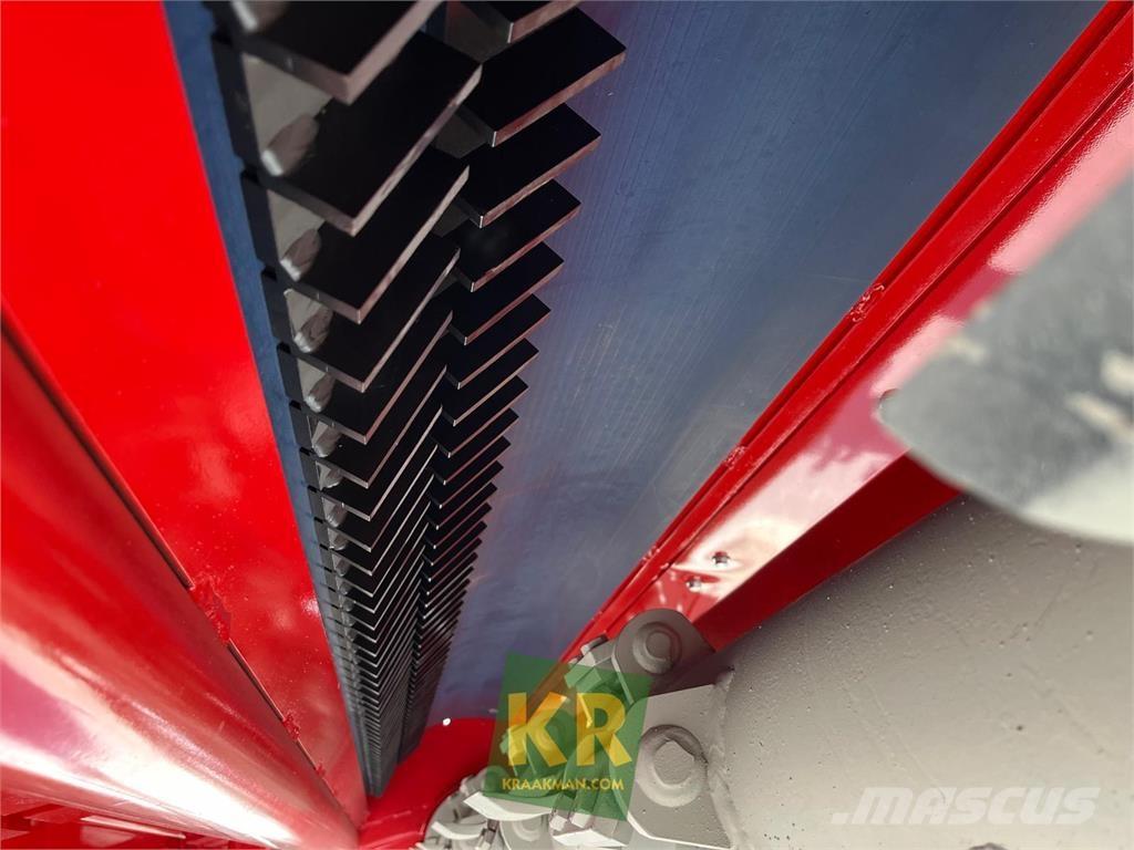 Dücker UM Græsklippere og skårlæggere