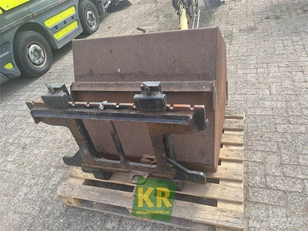 GiANT D332 Frontlæssere og gravere