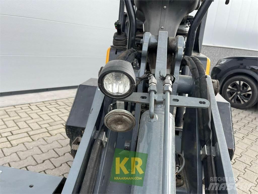 GiANT D332 Frontlæssere og gravere