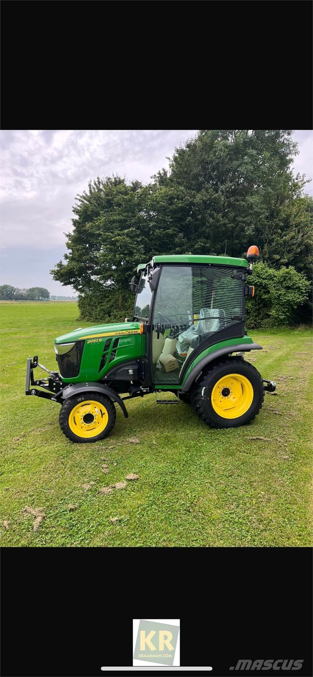 John Deere 2032R Kompakte traktorer