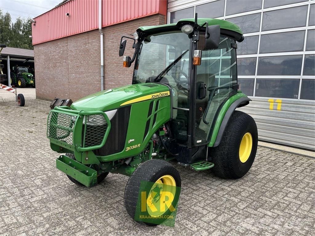 John Deere 3038R Kompakte traktorer