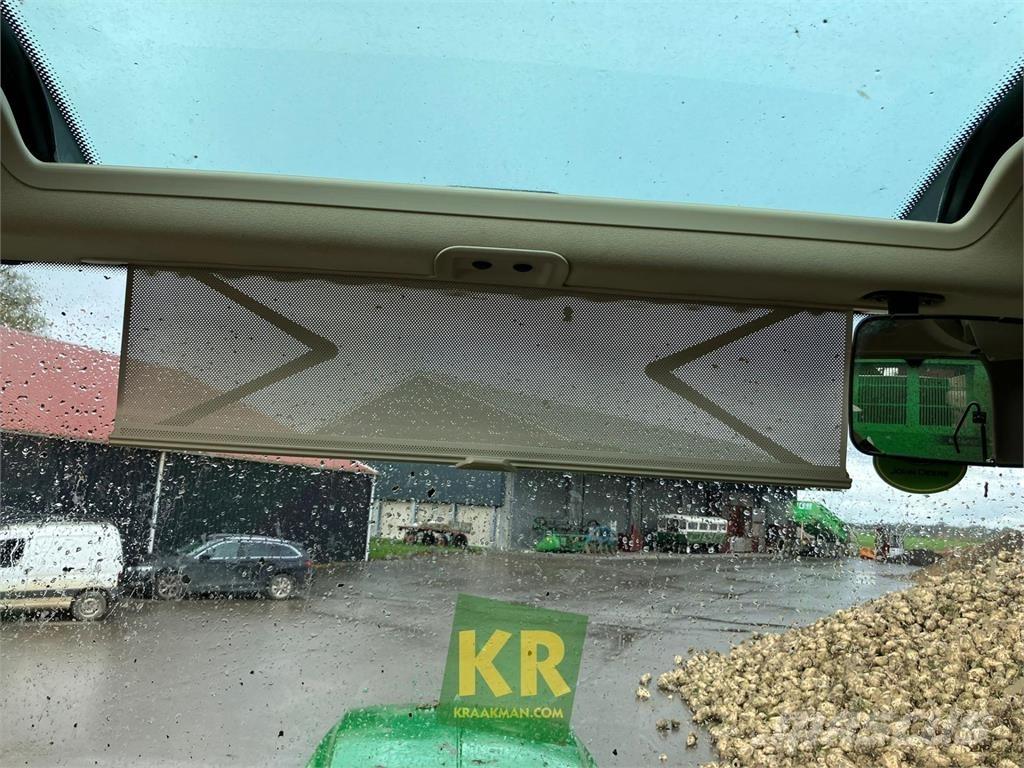 John Deere 6215R Traktorer