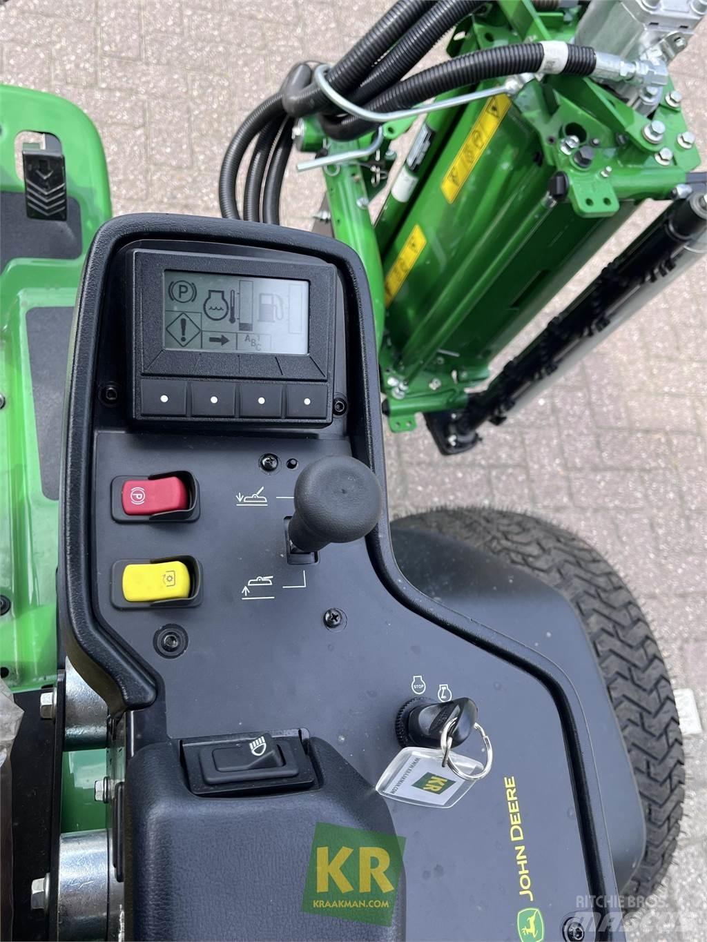 John Deere 8700A Green plæneklippere