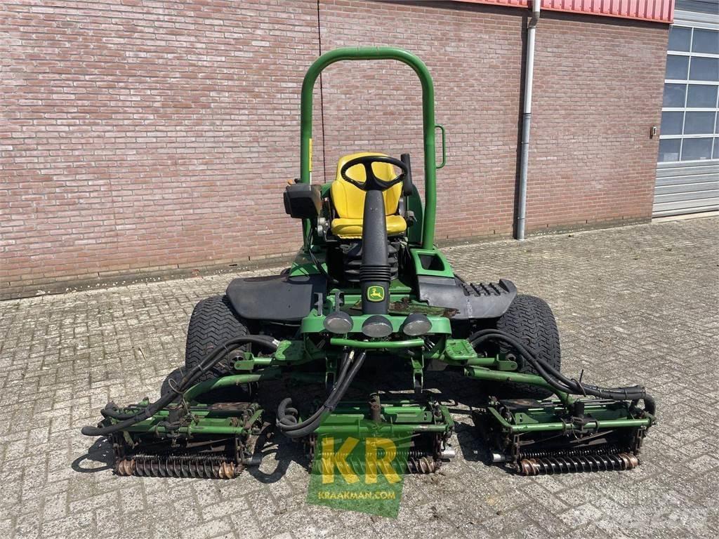 John Deere 8700A Green plæneklippere