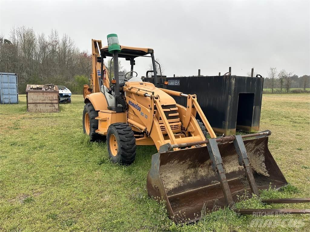 Komatsu WB140 Rendegravere