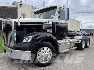 Freightliner 122SD Trækkere