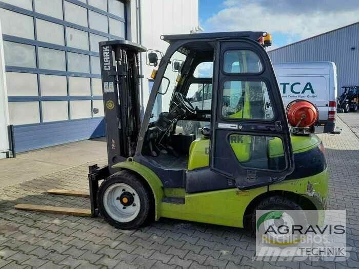 Clark C30L Gaffeltrucks - andre