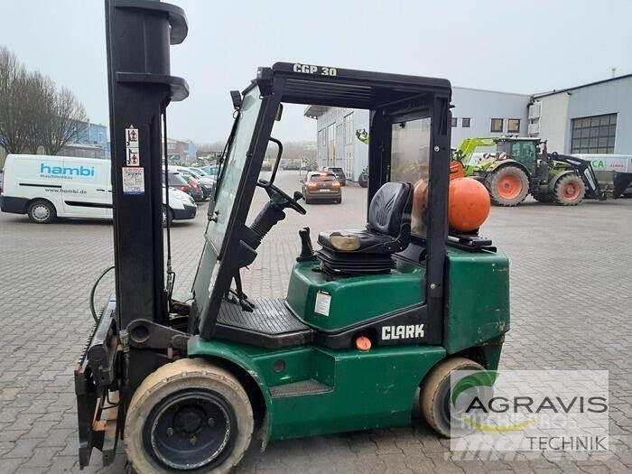 Clark CGP30 Gaffeltrucks - andre