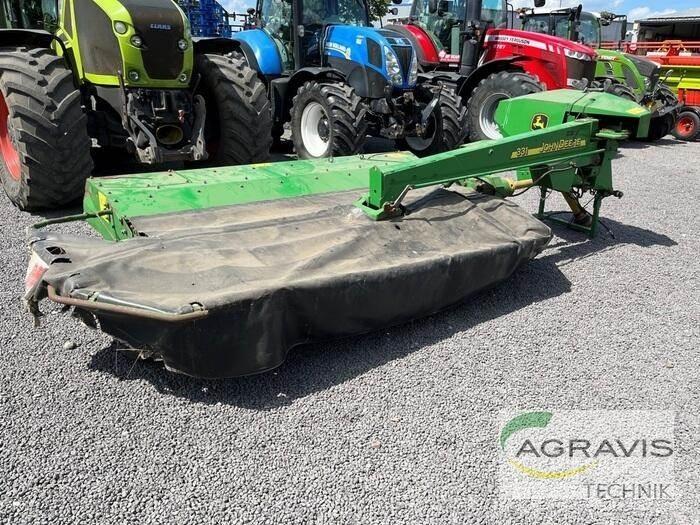 John Deere 331 Græsslåmaskiner