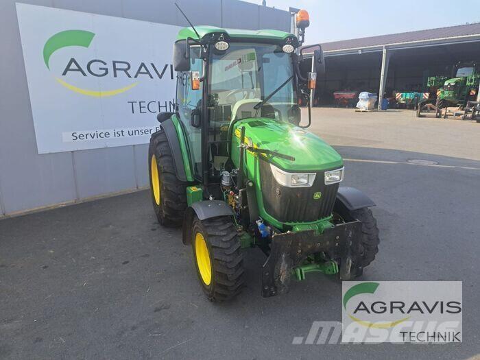 John Deere 4066 R Traktorer
