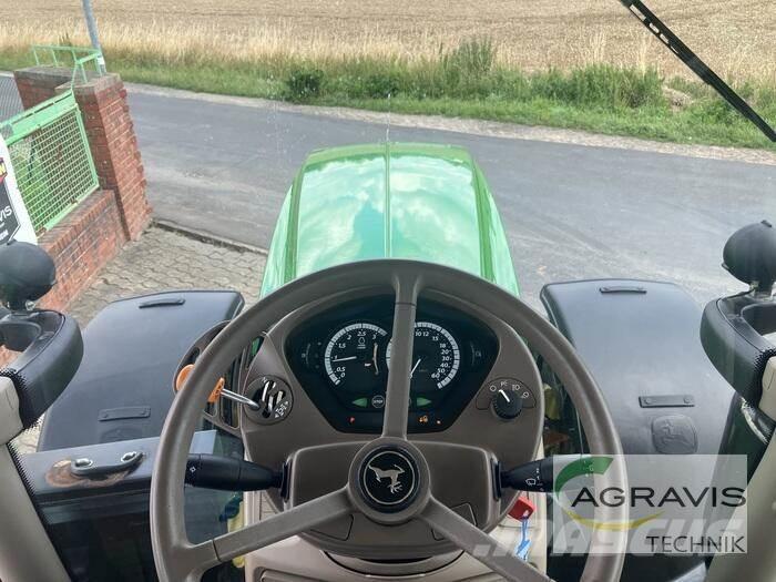 John Deere 6215 R Traktorer
