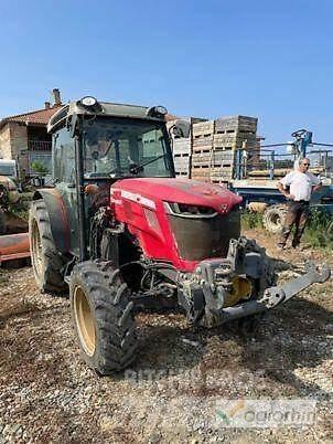 Massey Ferguson 3710 F Traktorer
