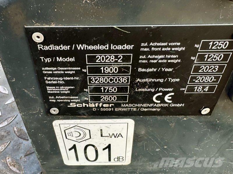 Schäffer 2028 Frontlæssere og gravere