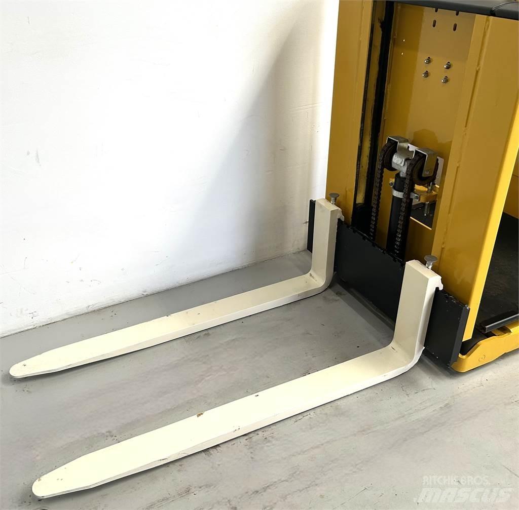 Hyster K1.0L Plukketruck, medium