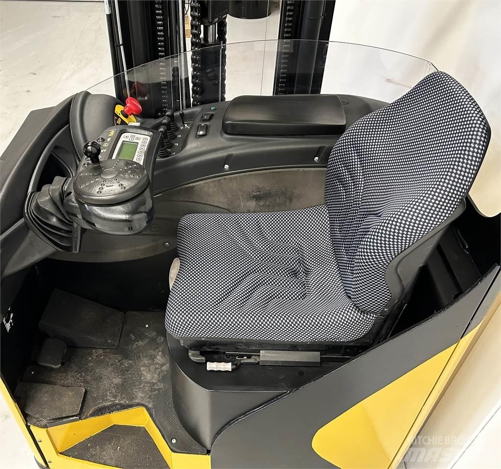 Yale MR16 Reachtruck