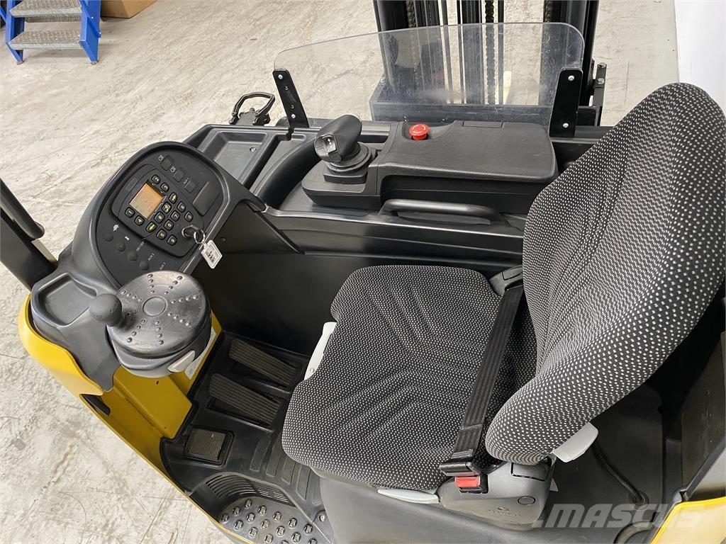 Yale MR16 Reachtruck