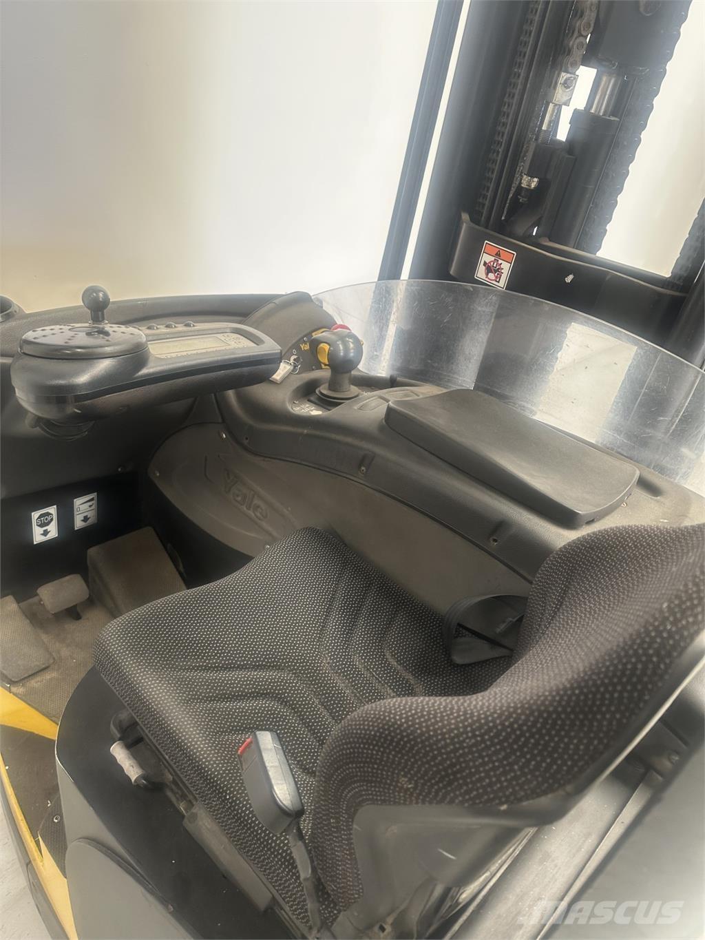 Yale MR16H Reachtruck