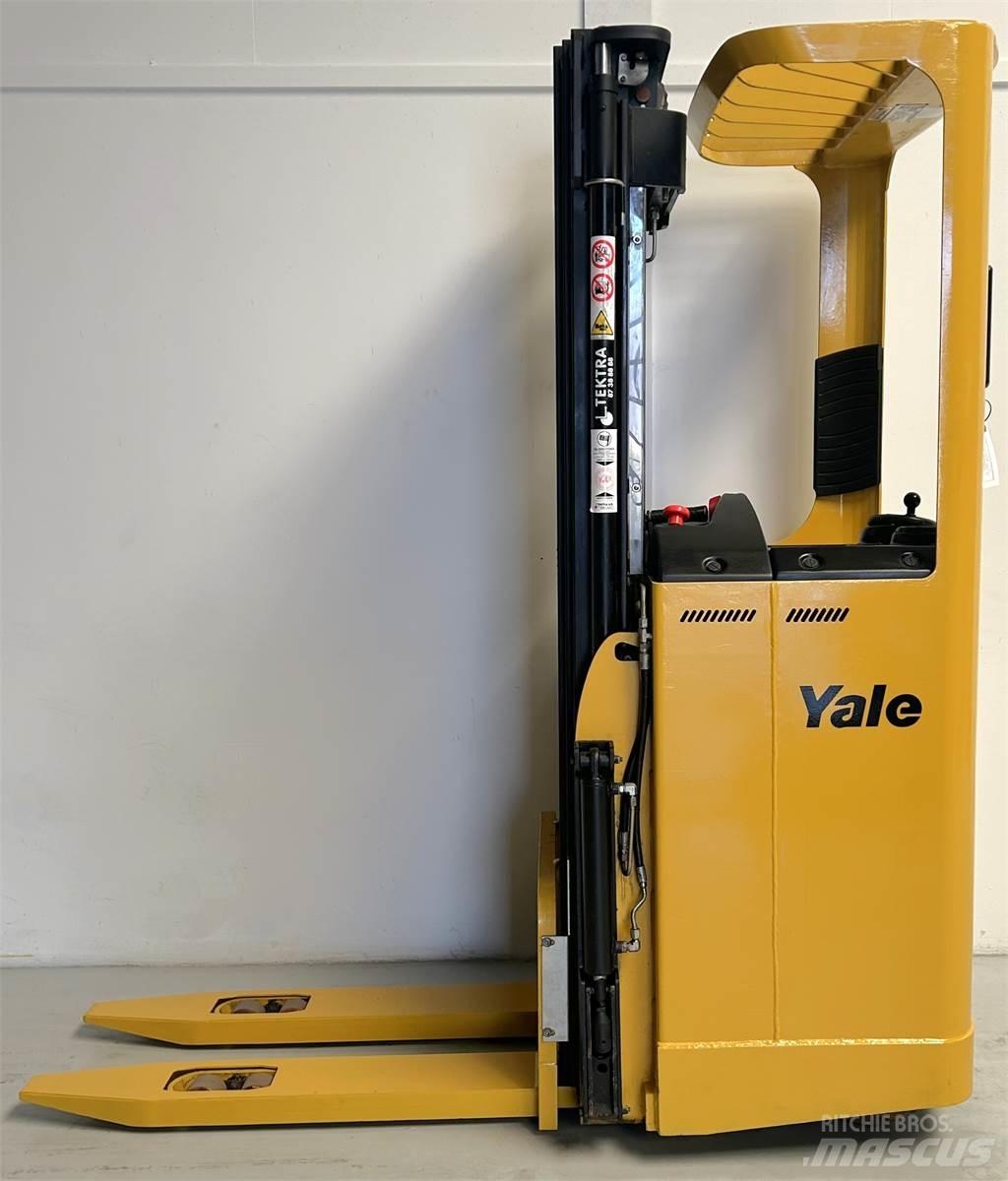 Yale SMS12S Selvkørende stablere