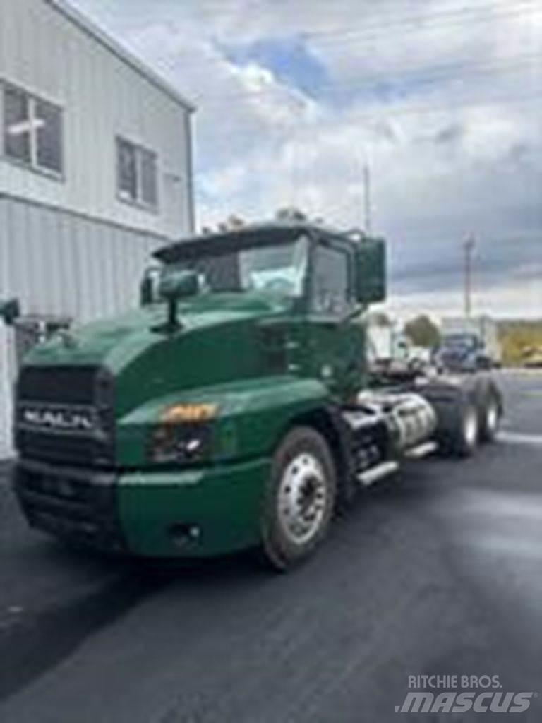 Mack AN64T Trækkere