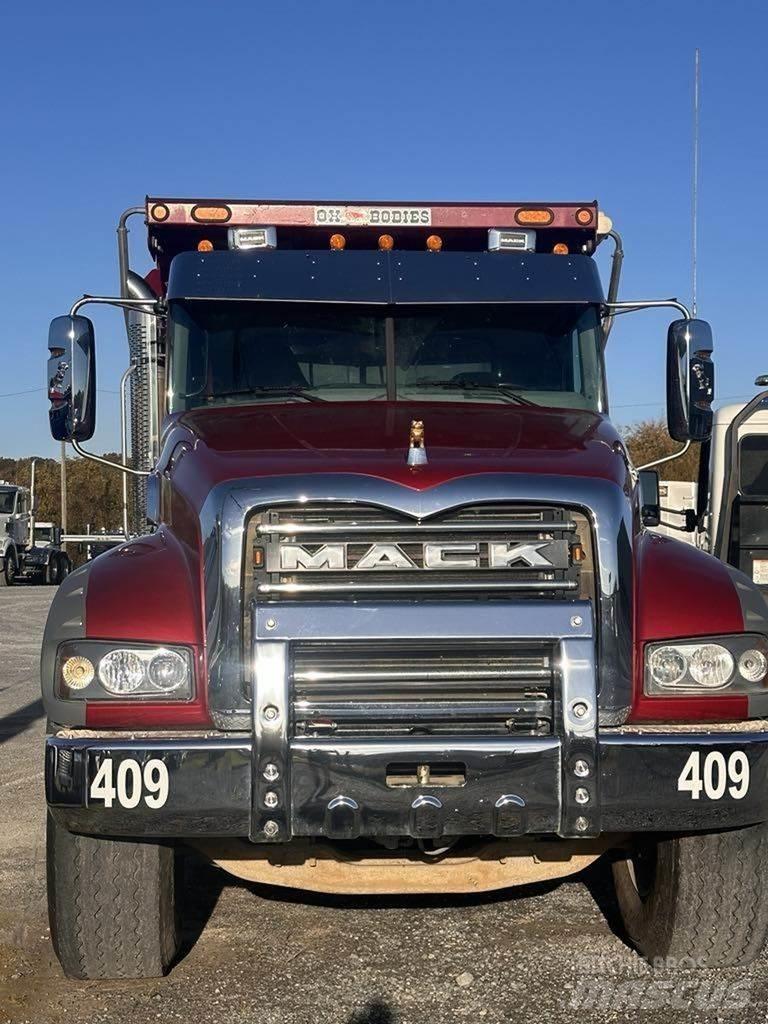 Mack GR104FR Lastbiler med tip