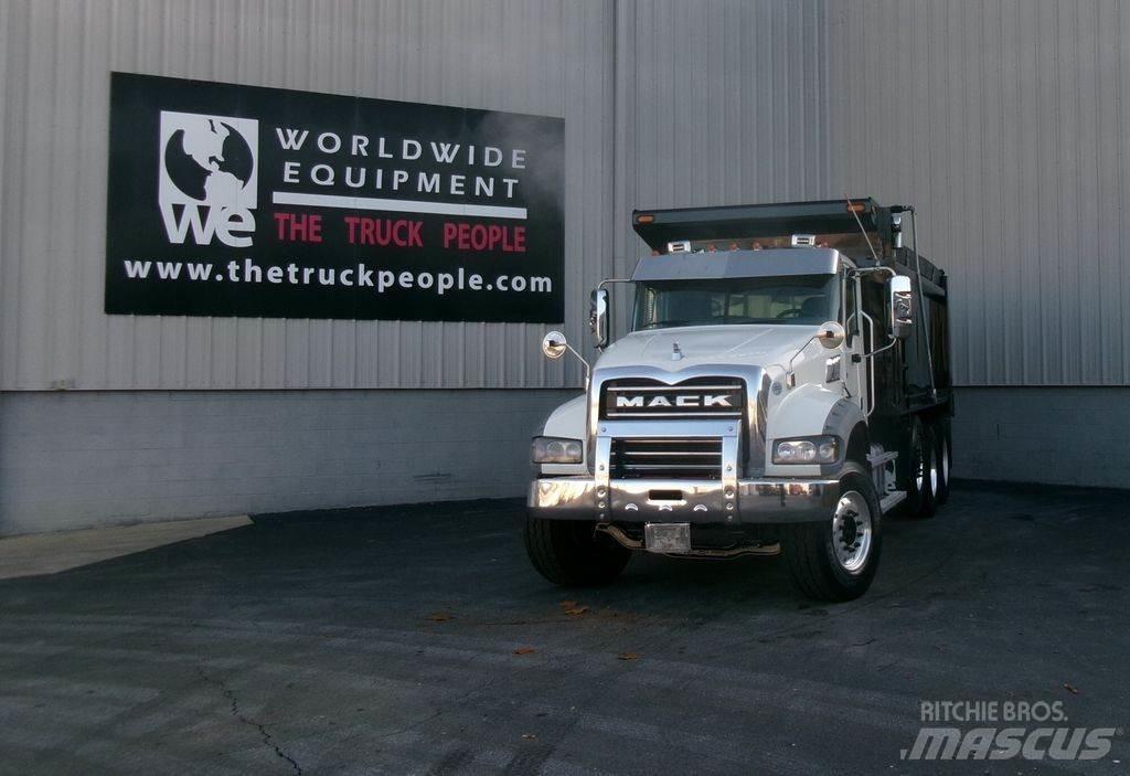 Mack GR64F Lastbiler med tip