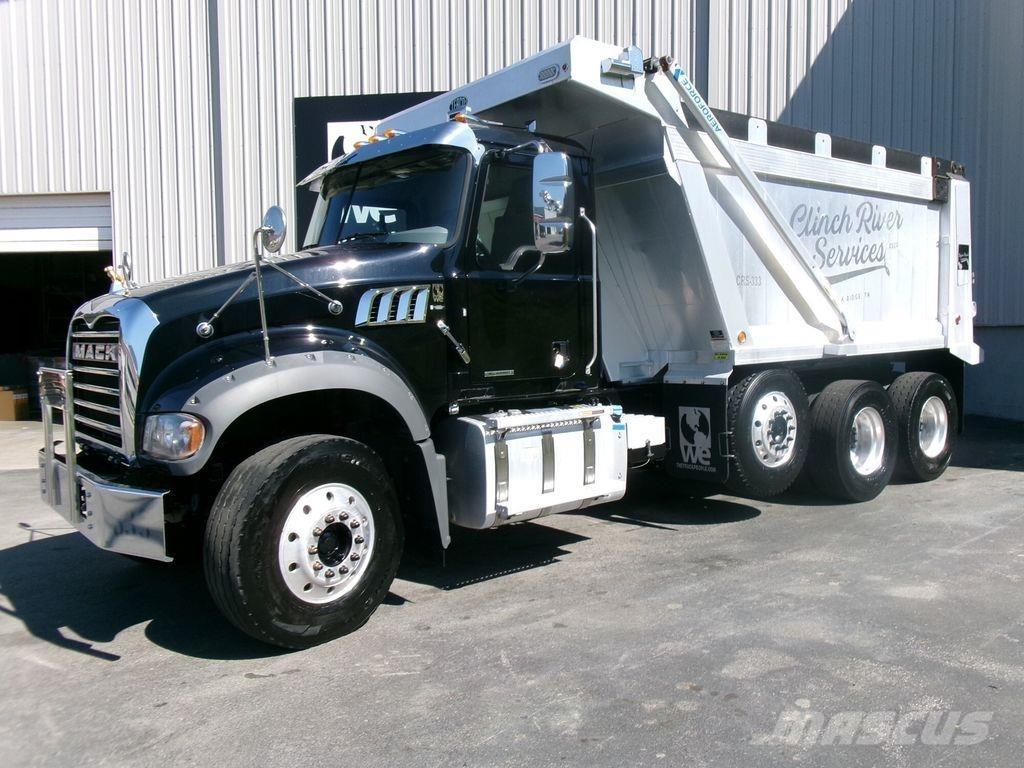 Mack GR64F Lastbiler med tip