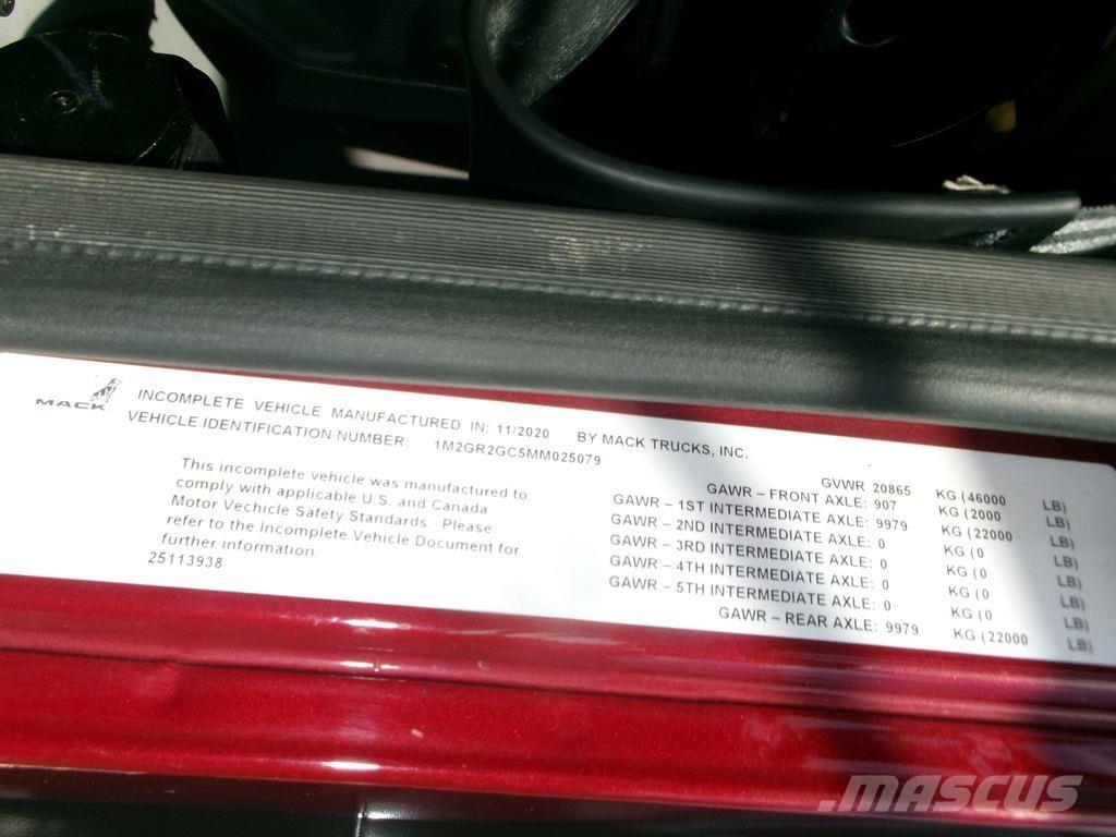 Mack GR64F Lastbiler med tip