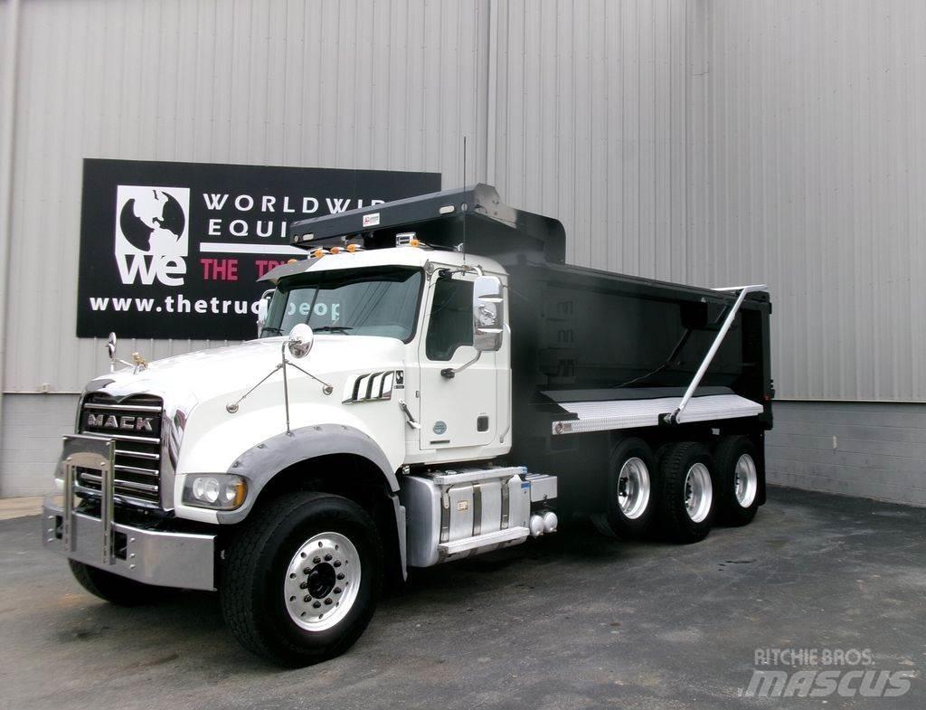 Mack GU713 Lastbiler med tip