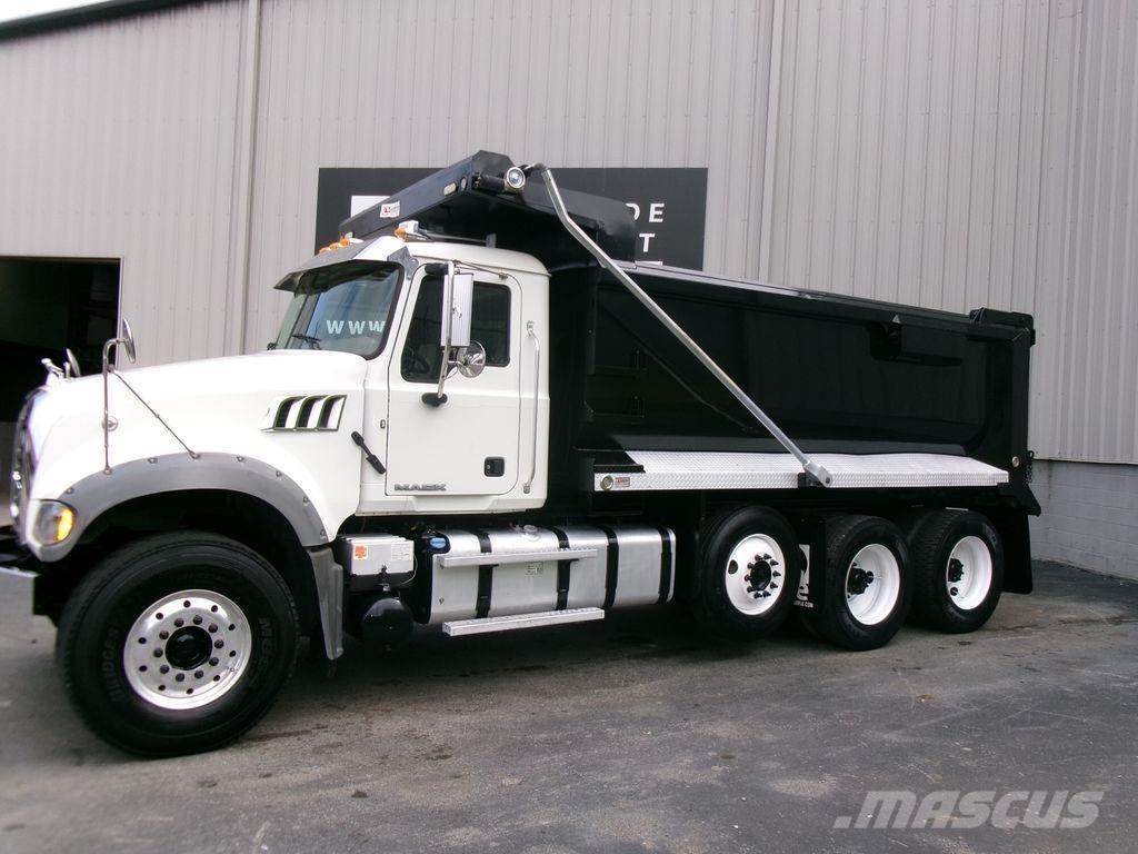 Mack GU713 Lastbiler med tip