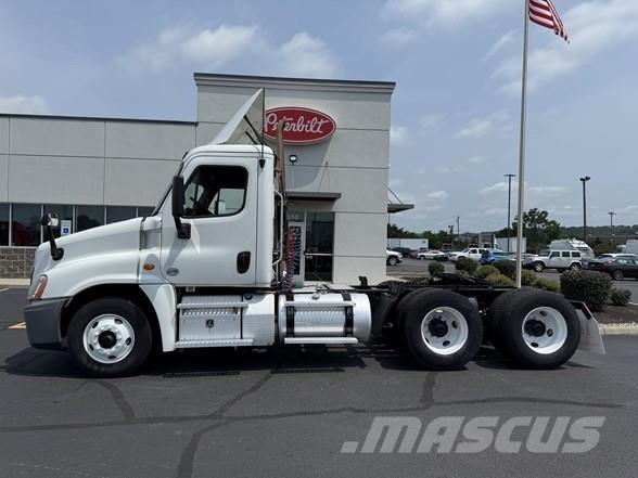 Freightliner CASCADIA 113 Trækkere