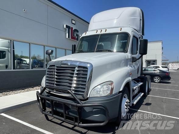 Freightliner CASCADIA 126 Trækkere