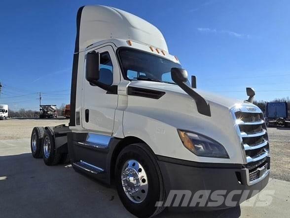Freightliner CASCADIA 126 Trækkere