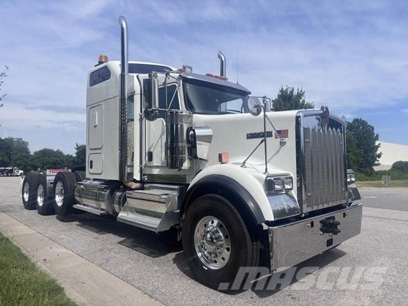 Kenworth W900B Trækkere
