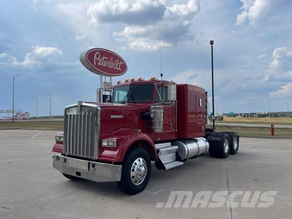 Kenworth W900B Trækkere