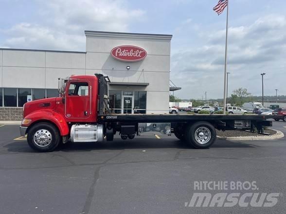 Peterbilt 337 Lastbil med lad/Flatbed